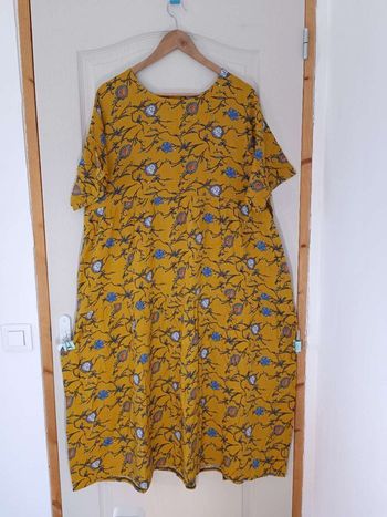 Robe floral doré 44