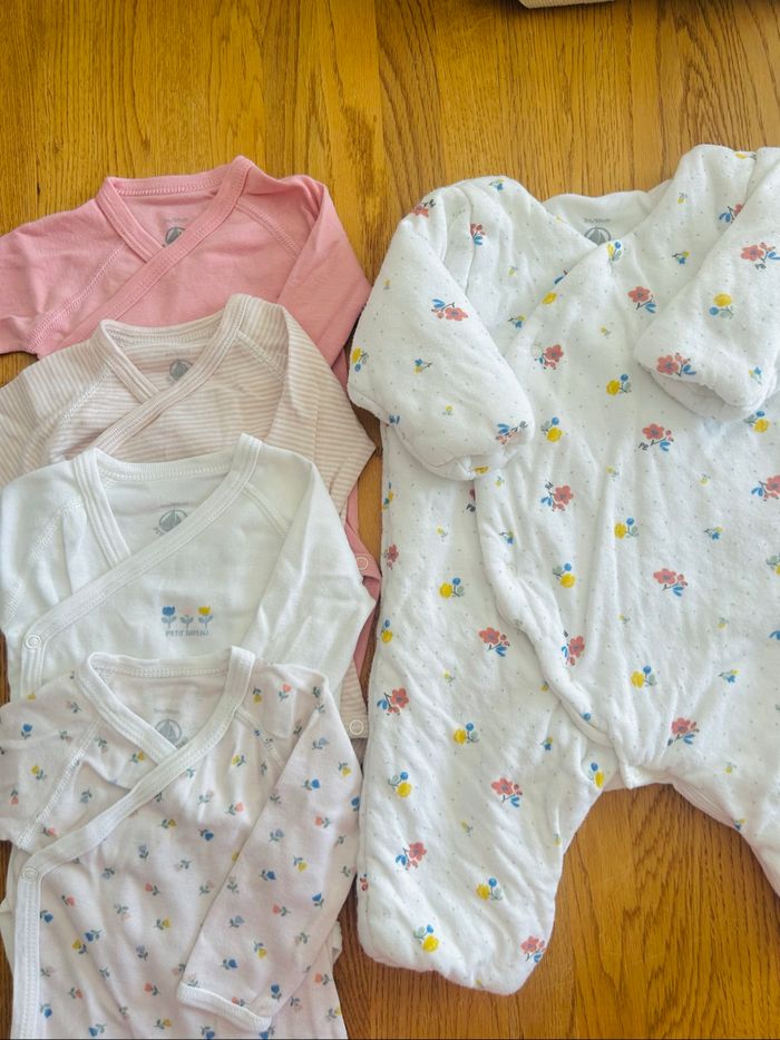 Lot bodies + combi pyjama Petit Bateau