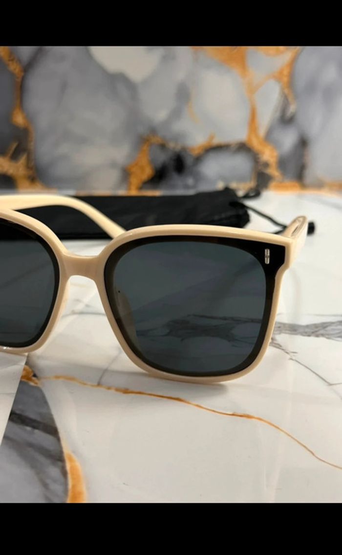 Lunettes de Soleil Fantaisie Crème Neuves - photo numéro 3