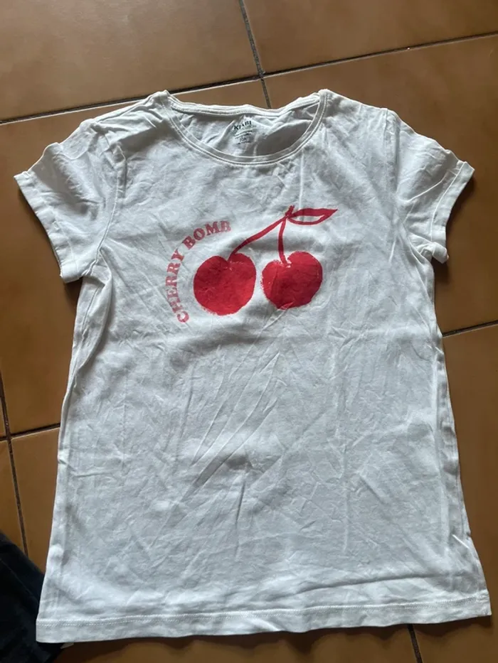 Lot t shirts fille 10 ans - photo numéro 3