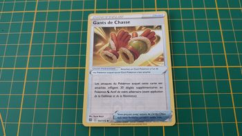 142/172 Carte Pokémon Gants de Chasse peu co reverse Epée et Bouclier EB09 Stars Etincelantes #B10