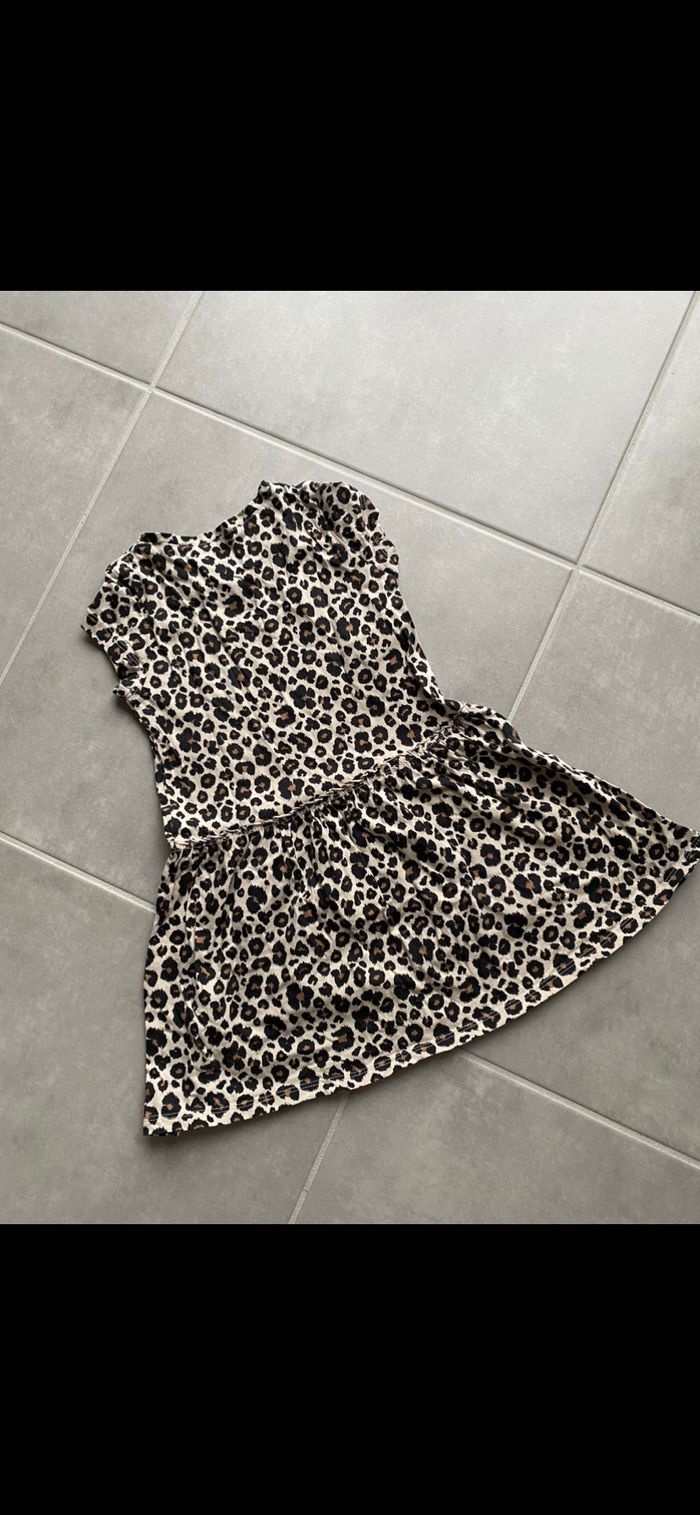 Robe Léopard 4 ans - photo numéro 7