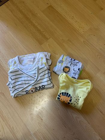Lot - vêtements 1 mois 