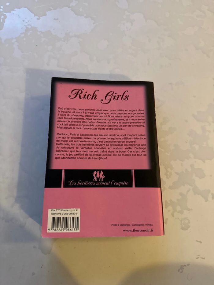 Livre les héritières mènent l’enquête - rich girls - crime et autres scandales - photo numéro 2