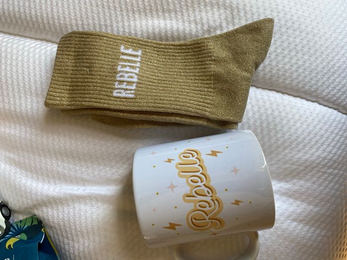 Tasse et chaussettes - photo numéro 2