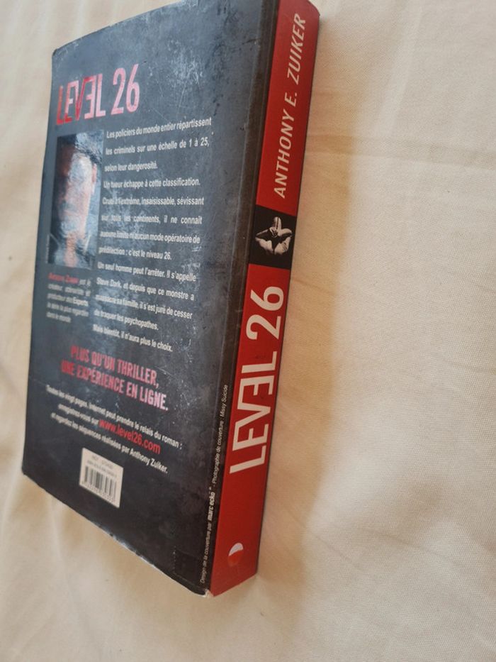 Level 26 - Anthony E. Zuiker - policier - photo numéro 3