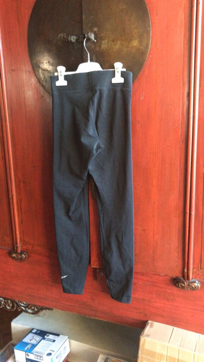 Nike legging taille xs avec logo strass - photo numéro 3