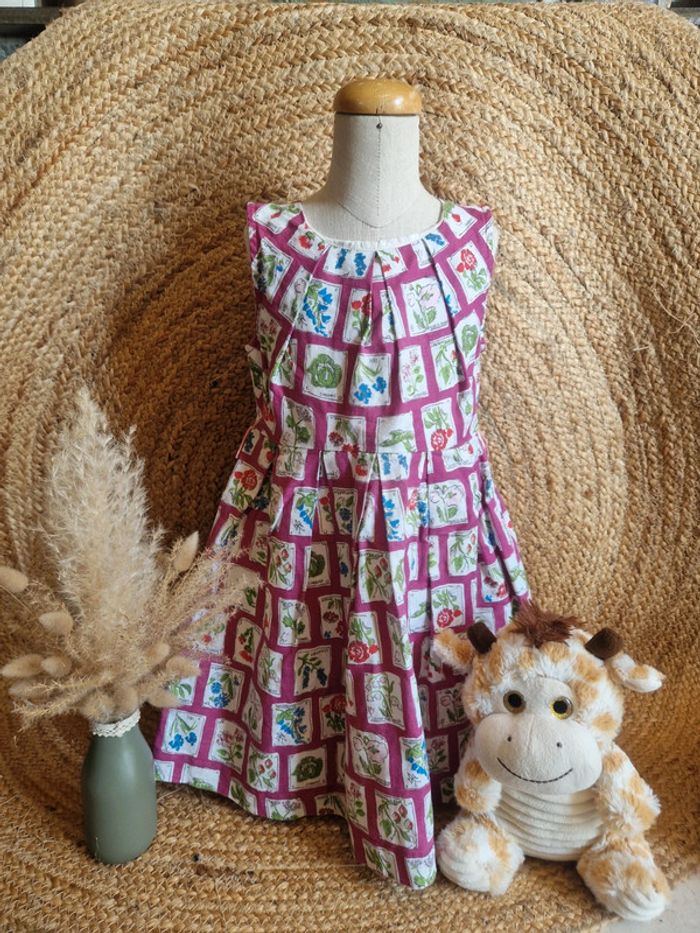Jolie robe fleurie en lin fille mini boden 3ans