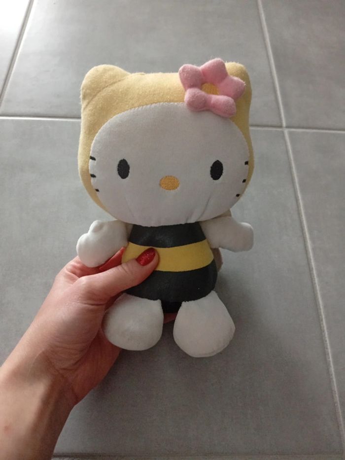Peluche Hello Kitty abeille