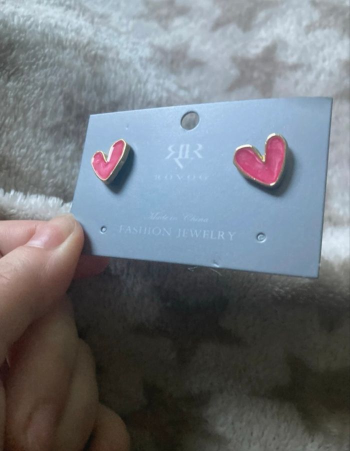 Boucles d’oreilles NEUVES pour femme forme de cœur couleur rose - photo numéro 5