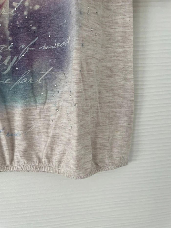 Haut t-shirt beige crème motifs imprimés féérique violet lila avec manches 3/4 - photo numéro 3