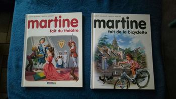 Lot de 2 livres " Martine fait du théâtre" et " Martine fait de la bicyclette"