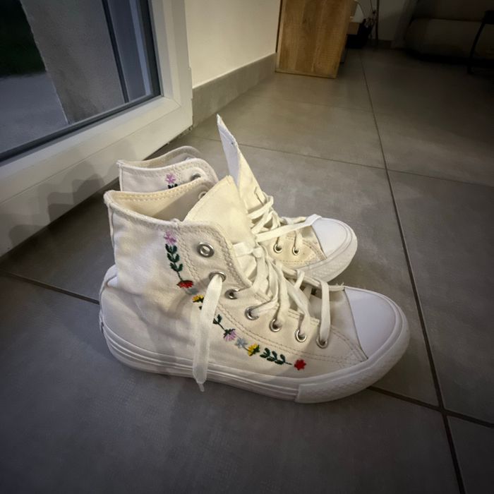 Converse fleurie - photo numéro 2