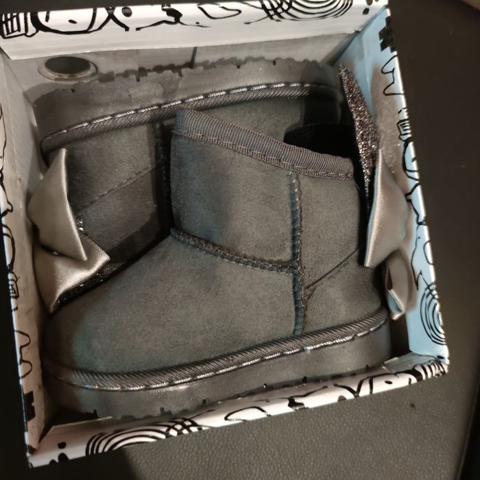 Magnifiques bottines fourrées originales neuves - photo numéro 2