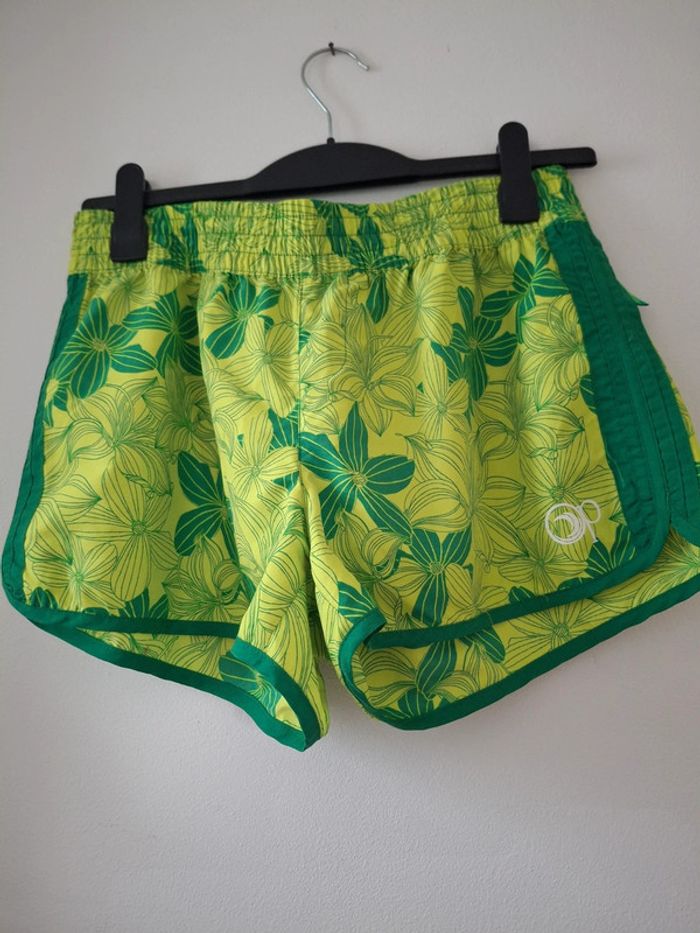 Short de plage/surf vert clair et foncé - taille 14 - neuf
