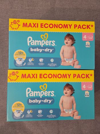 Lot couches pampers taille 4