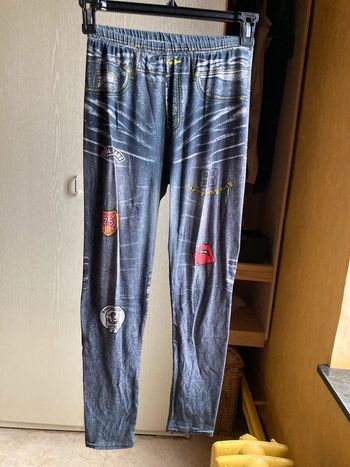 Superbe legging effet jeans et stick stickers taille unique extensible