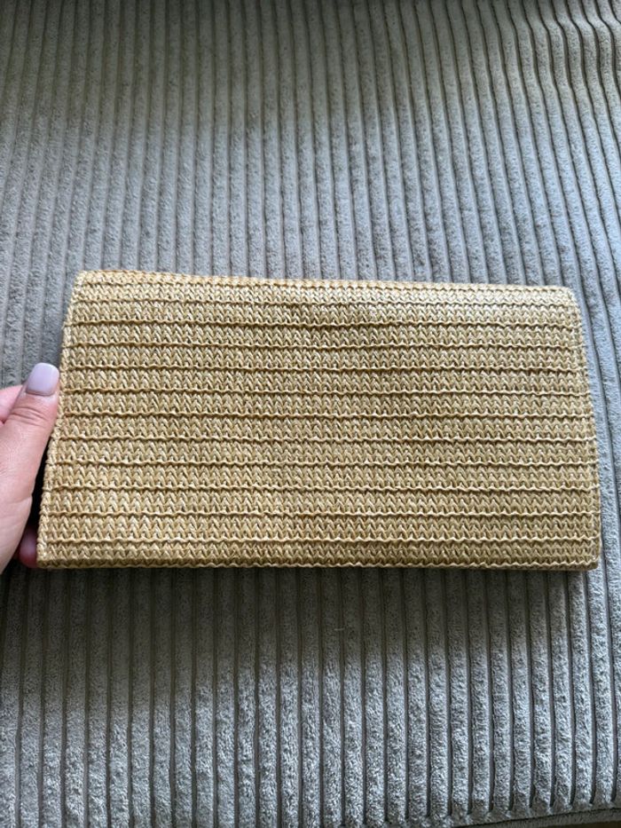Jolie pochette beige tissée avec fermeture dorée - photo numéro 7