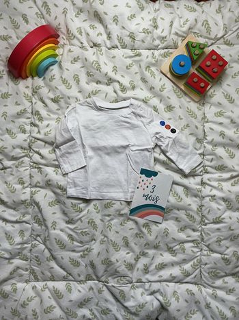 teeshirt manches longues blanc motifs sur une manches u tout petits 3 mois