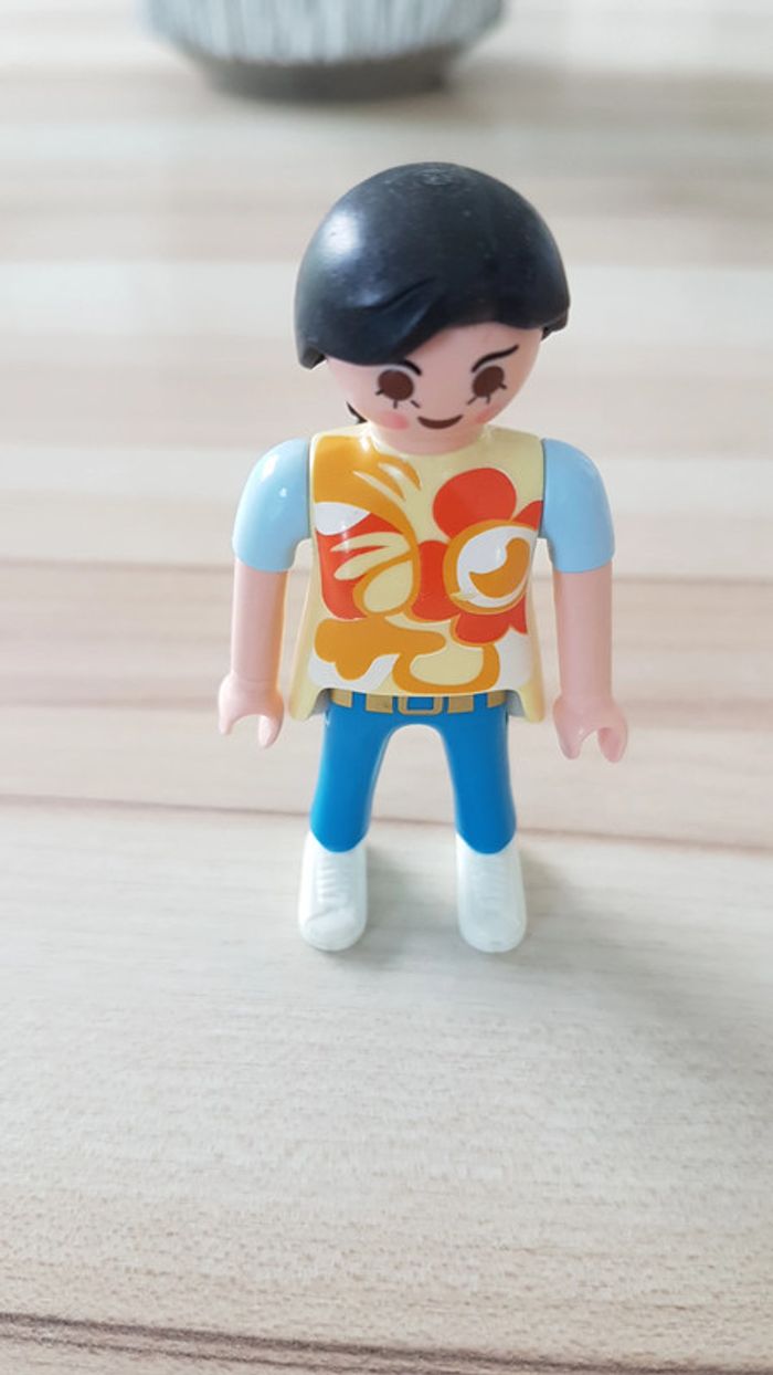 Jeune femme Playmobil hippie