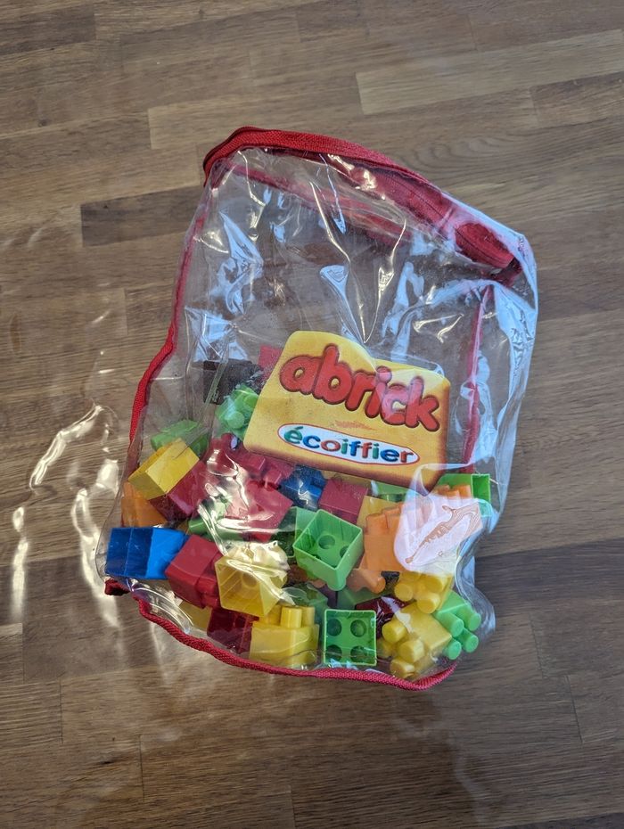 Briques construction premier âge Ecoiffier