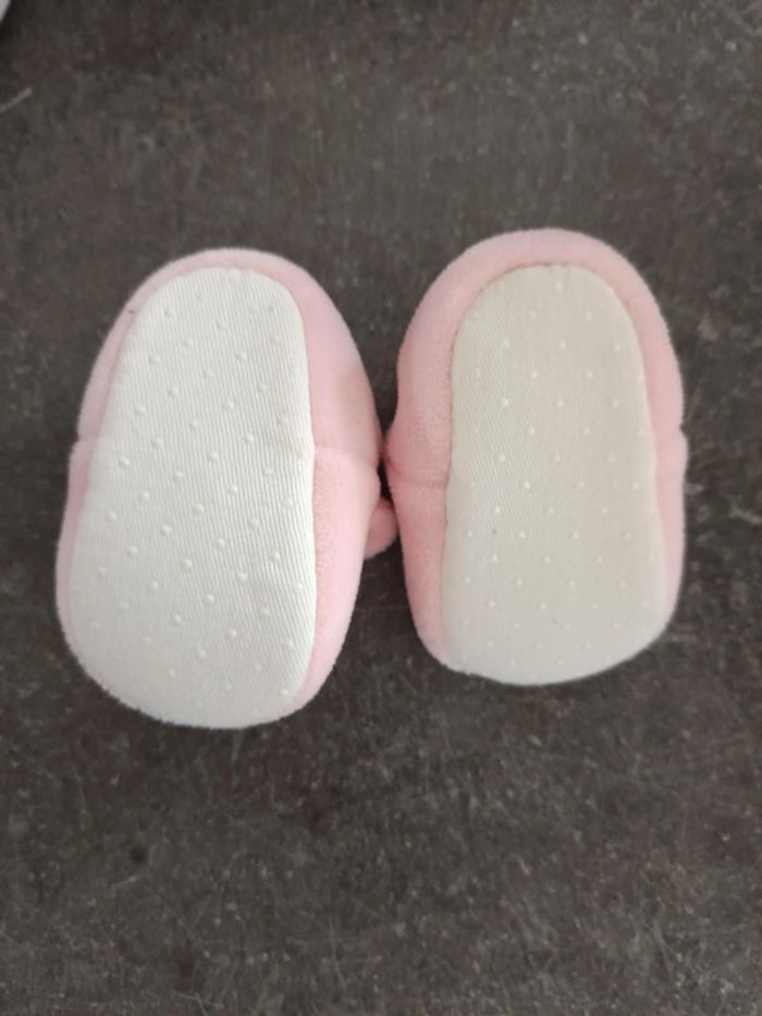 Chaussons roses 3/6 mois - photo numéro 2