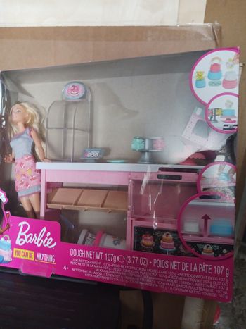 Barbie  metiers patisserie  Gateaux  pâte à modeler barbie