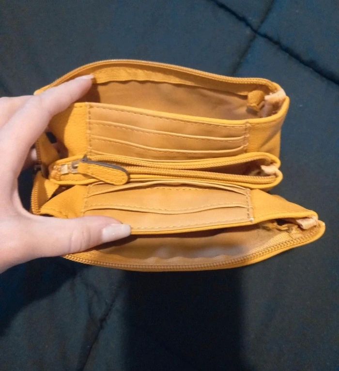 Porte-monnaie moutarde à plusieurs pochettes - photo numéro 5