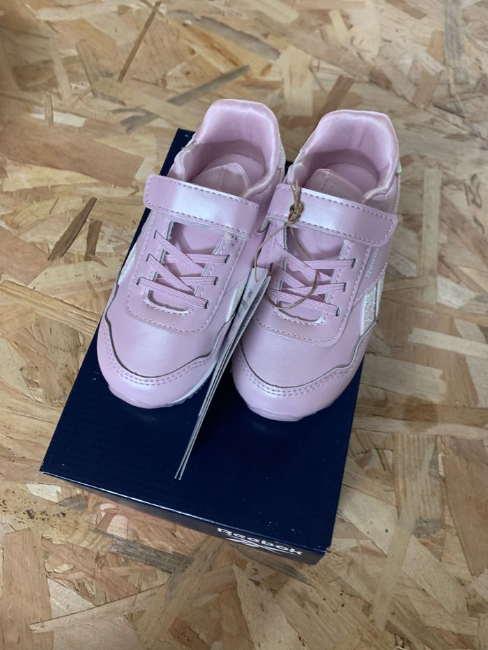 Basket neuve rebook taille 24