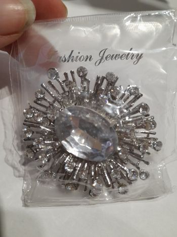 Broche