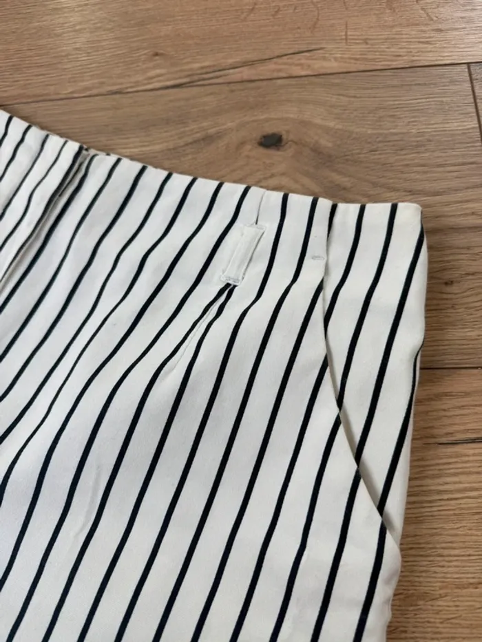 Short blanc à rayures, femme Camaïeu taille 42 - photo numéro 3