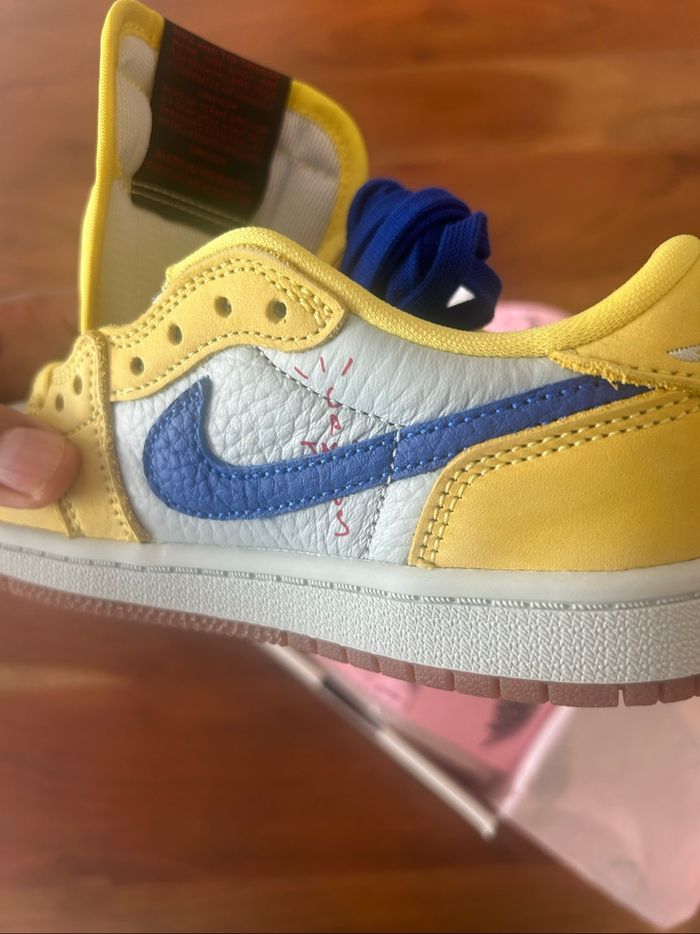 Jordan 1 Travis Scott taille 31 - photo numéro 4
