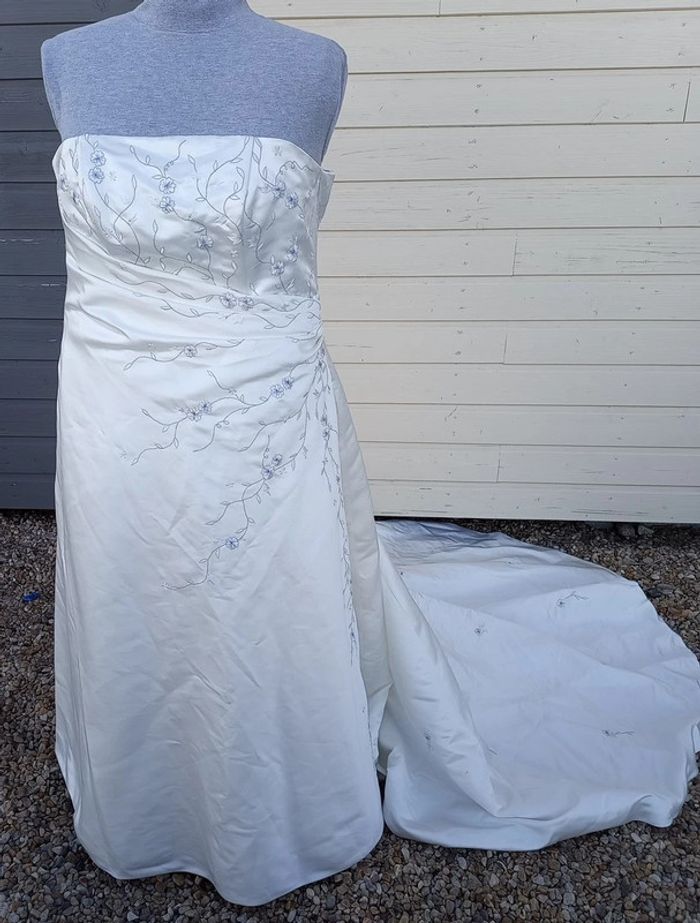 robe de mariée taille 46/48 - photo numéro 2