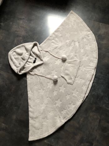 Cape sur robe de chambre en pilou polaire