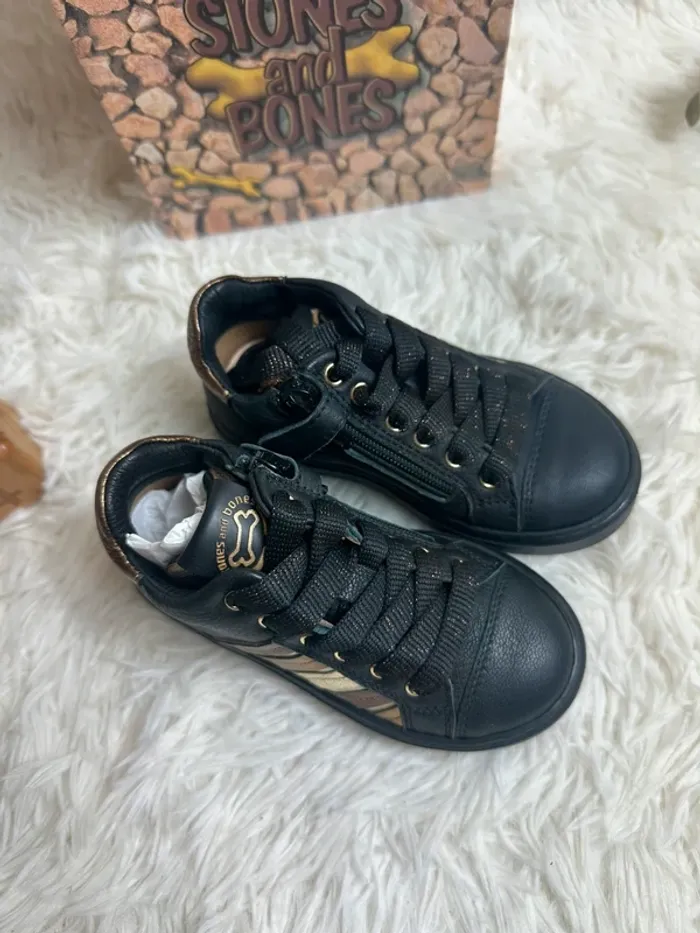 Paire de basket Stones and Bones taille 24 - photo numéro 3
