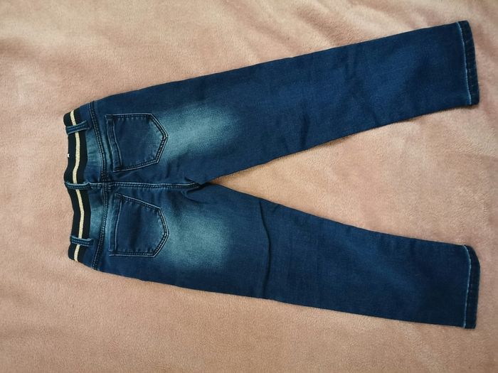 Jeans neuf - photo numéro 2