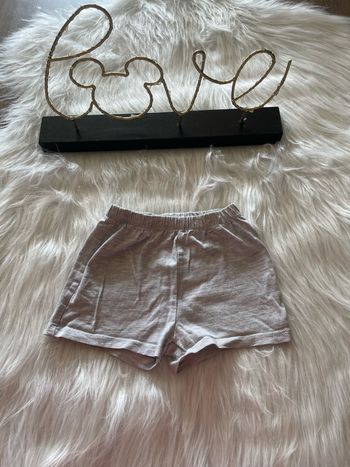 Très beau short gris 🥰 kiabi taille 18 mois