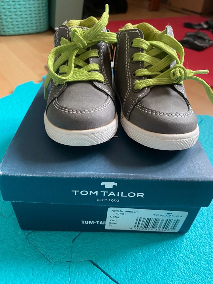 Chaussures Tom Tailor Taille 21 neuves