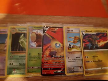 Lot carte pokemon.
