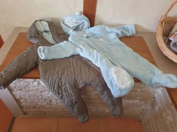 Deux sur pyjamas.