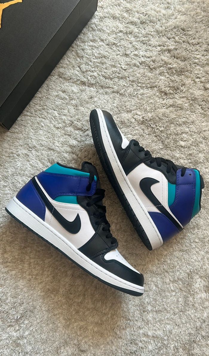 Air Jordan 1 Mid – Aqua Grape Black Toe / Blanc Violet Noir – Taille 44 - photo numéro 3