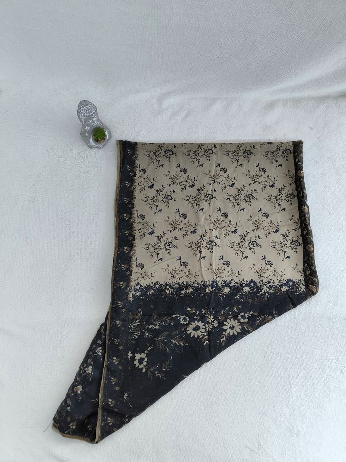 Foulard La fiancée du Mékong