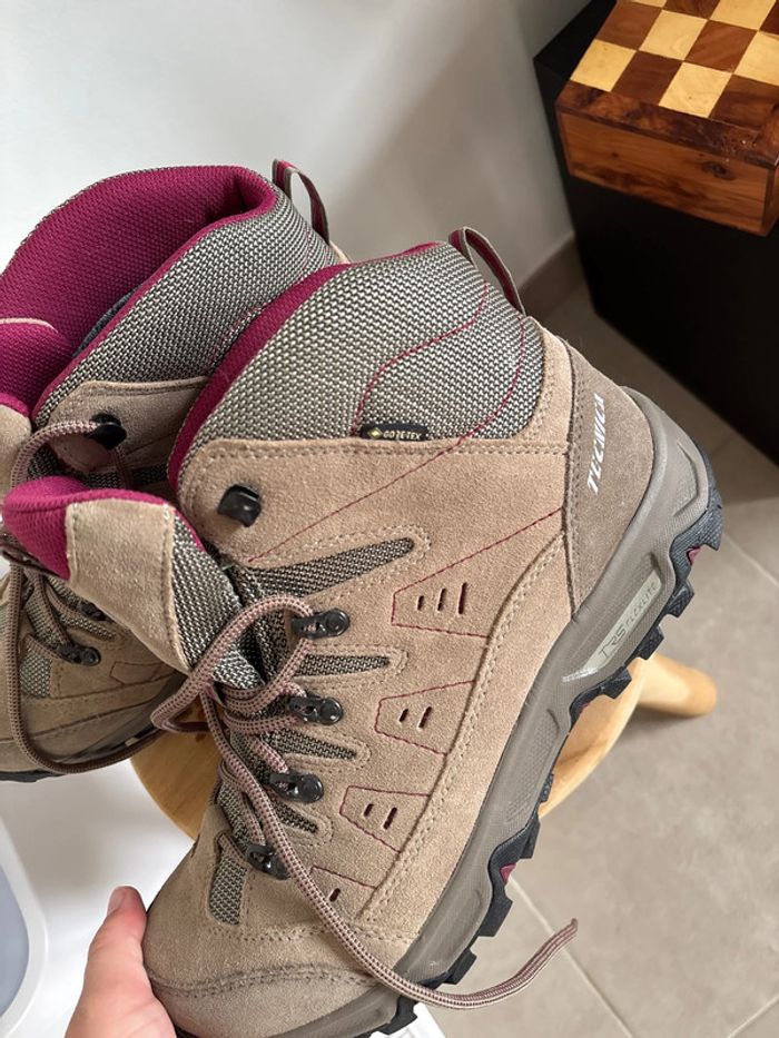 Chaussures de randonnée montantes Gore Tex taille 42 - photo numéro 9