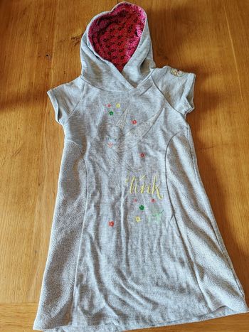 Robe sans manches à capuche