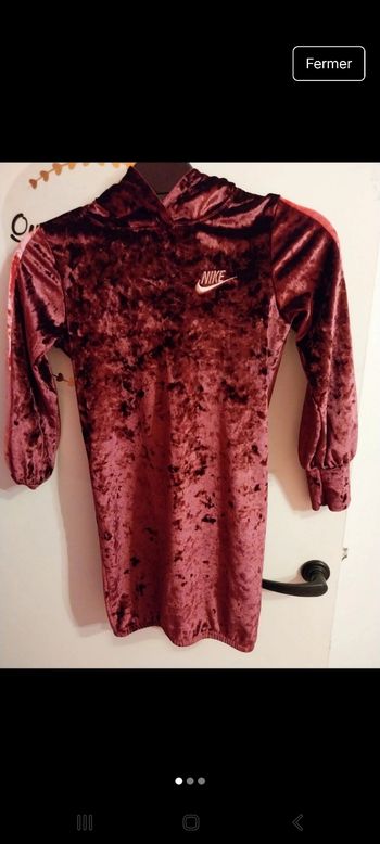 Robe nike