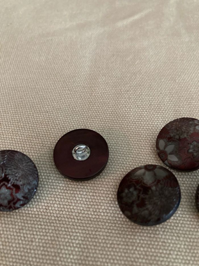 Boutons reflets violets - photo numéro 4