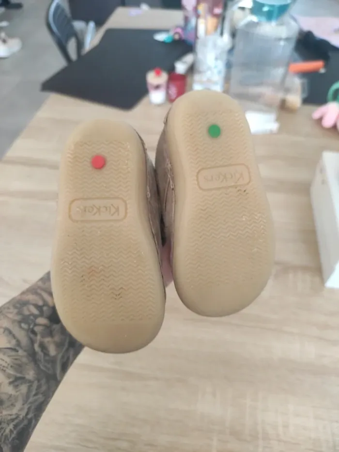 Chaussures bebe kickers pointure 20 - photo numéro 3