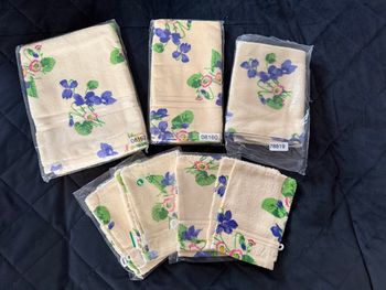 Ensemble serviettes et gants neufs