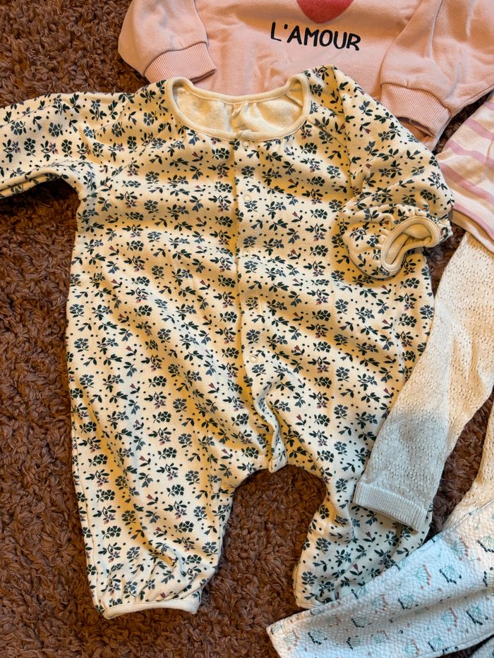 Lot vêtements 12 mois - photo numéro 2