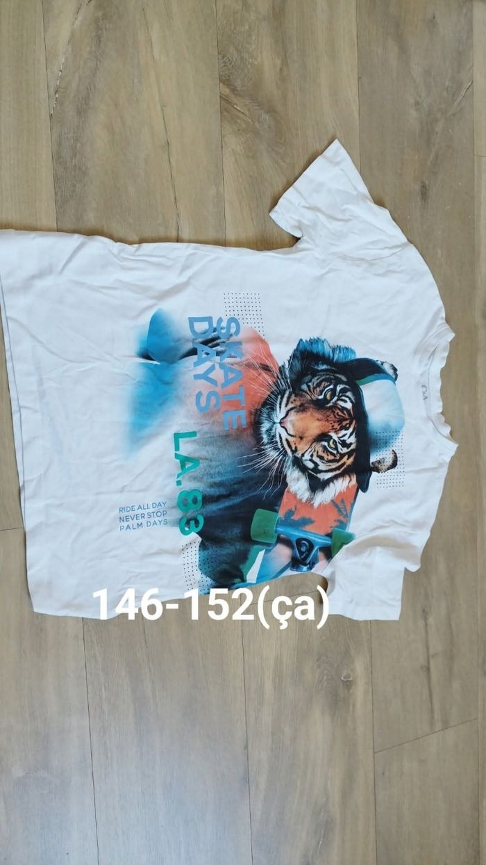 T-shirt mixte taille 146-152.  11-12ans